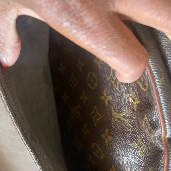 GUC Louis Vuitton Trocadero 30- As IS - Picture 6 of 6